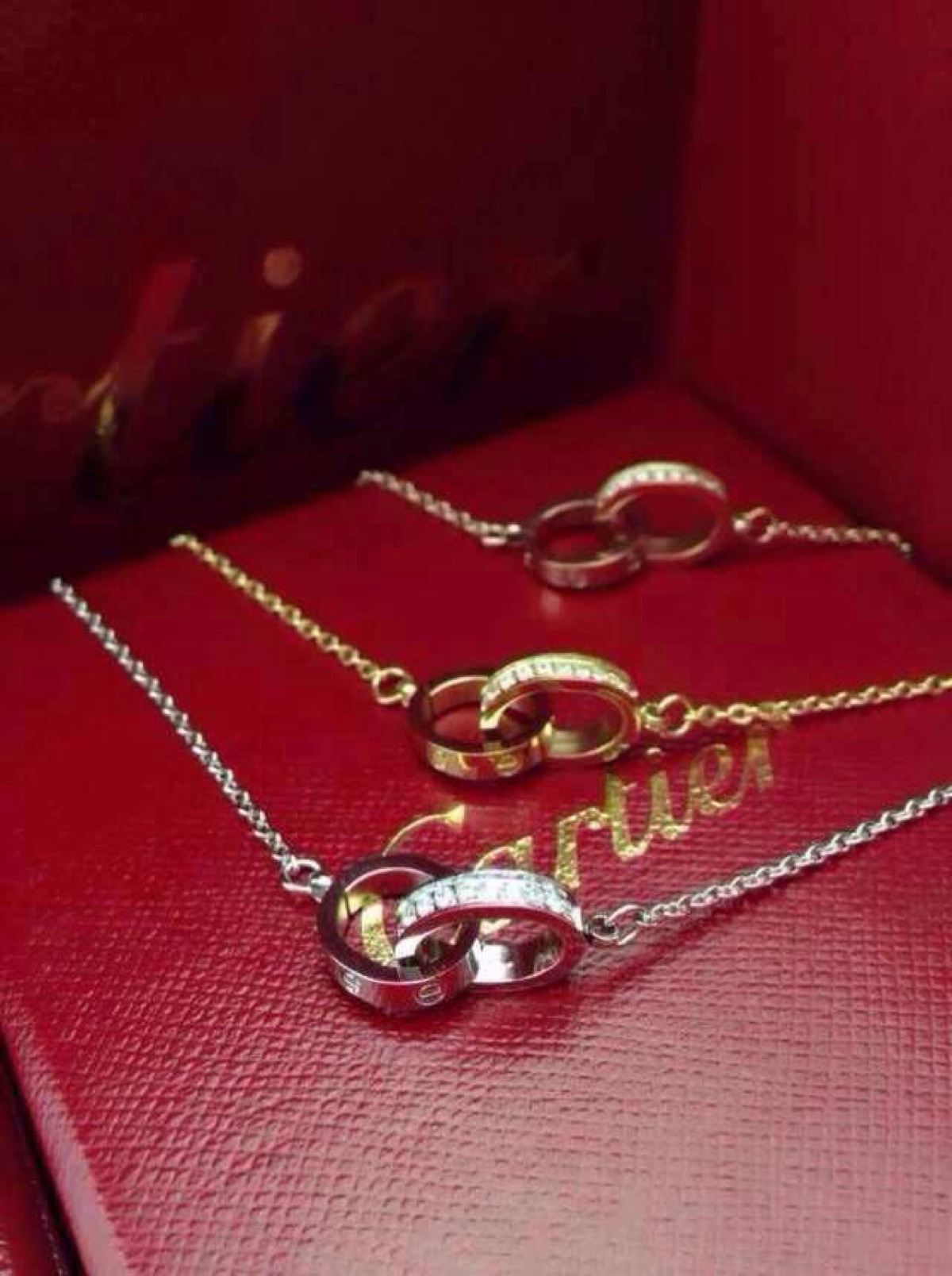 火狐电竞_还在手机不离身?这些潜在的危害要早知道(图1) 火狐电竞