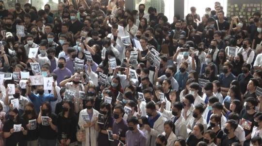 火狐电竞:胶质潴留、钙化?教你正确解读甲状腺超声影像(图1) 火狐电竞平台